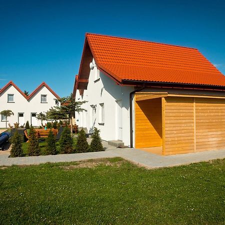 Villa Aqua Fun Domki z Basenem Ujście-Darłowskie Exterior foto